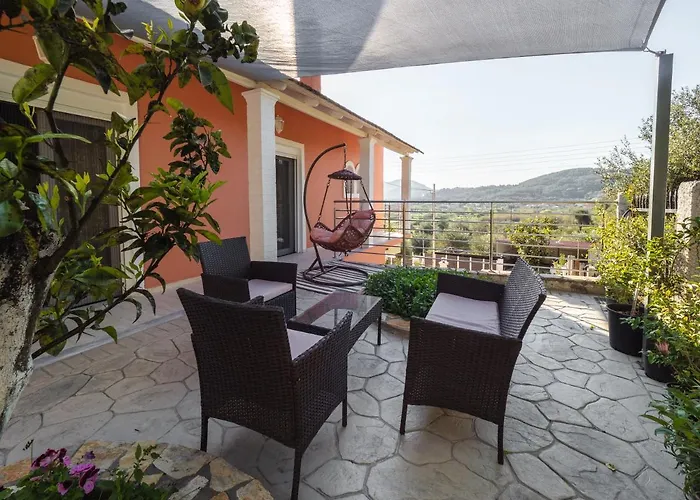 Olea House 2' Walk From The Sea بيت للعطل *