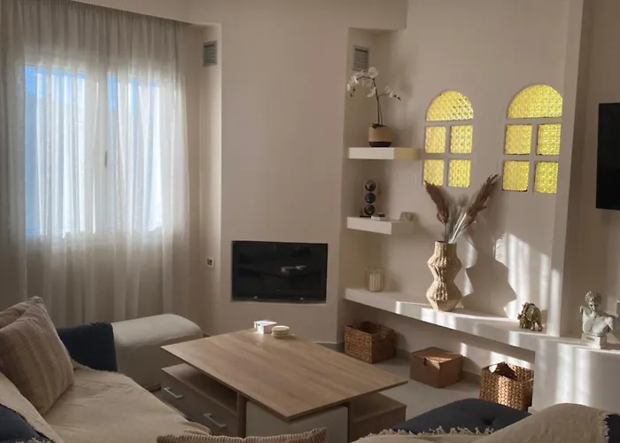 Olea House 2' Walk From The Sea بيت للعطل