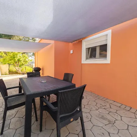 Olea House 2' Walk From The Sea *