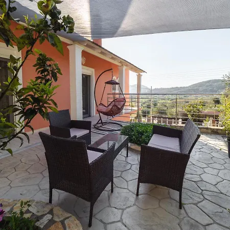 Olea House 2' Walk From The Sea بيت للعطل *