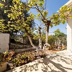 Olea House 2' Walk From The Sea