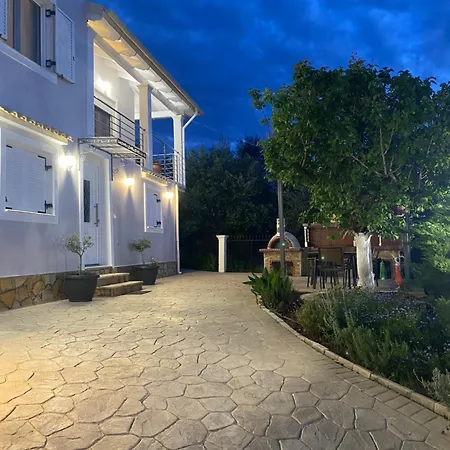 Vakantiehuis Olea House 2' Walk From The Sea *