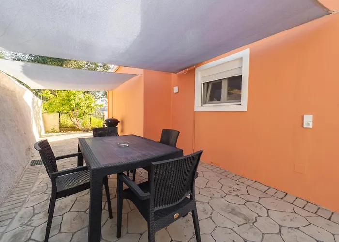 Olea House 2' Walk From The Sea *
